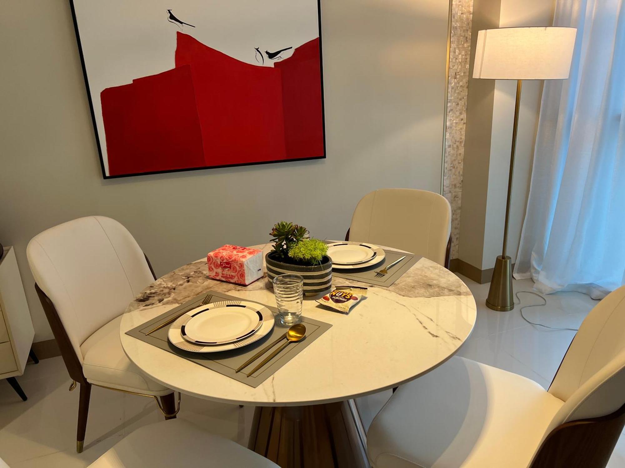 Apartment Luxurious 1 Bedroom Facing Bay Sunset Nearby Okada Moa Solaire Ayala Malls Manila